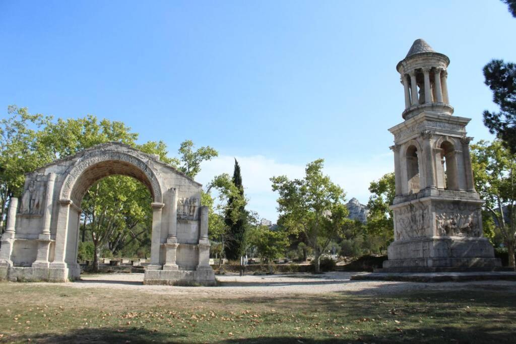 בוקר Le Mas De Lucien Entre Arles, Nimes, Avignon. מראה חיצוני תמונה